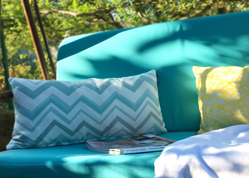 New Frey pillow with sea waves play